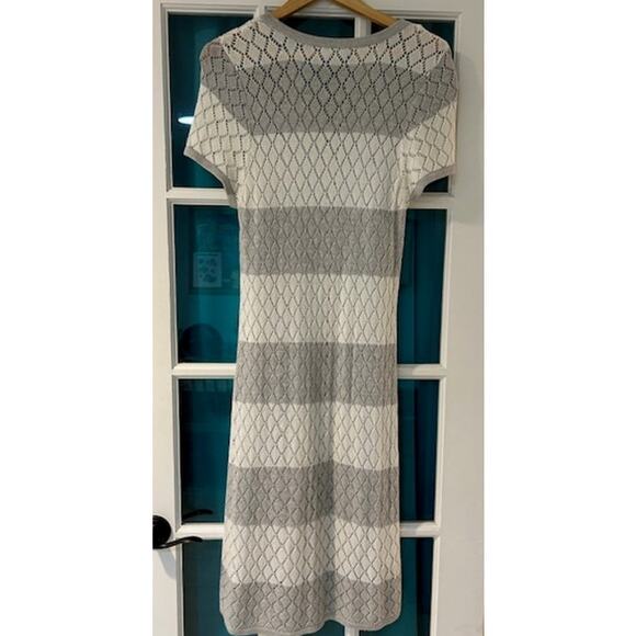 NEIMAN MARCUS Gray White Stripe Open Knit Maxi Sweater Dress Size LARGE Diamond - Picture 2 of 9